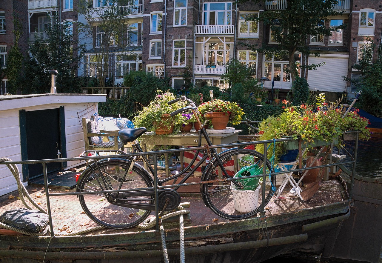 Street - free online jigsaw puzzle photo