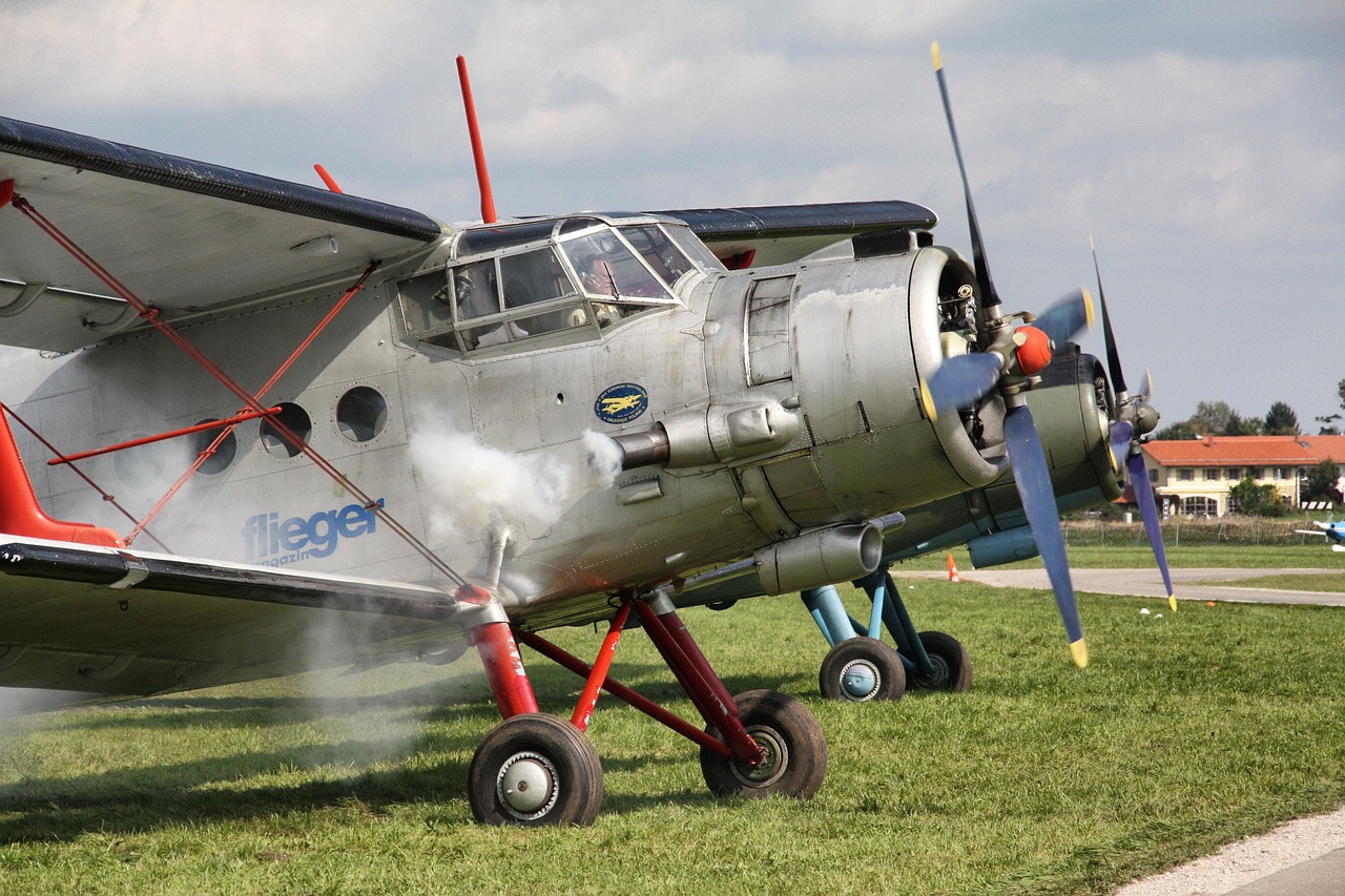 Plane - free online jigsaw puzzle photo