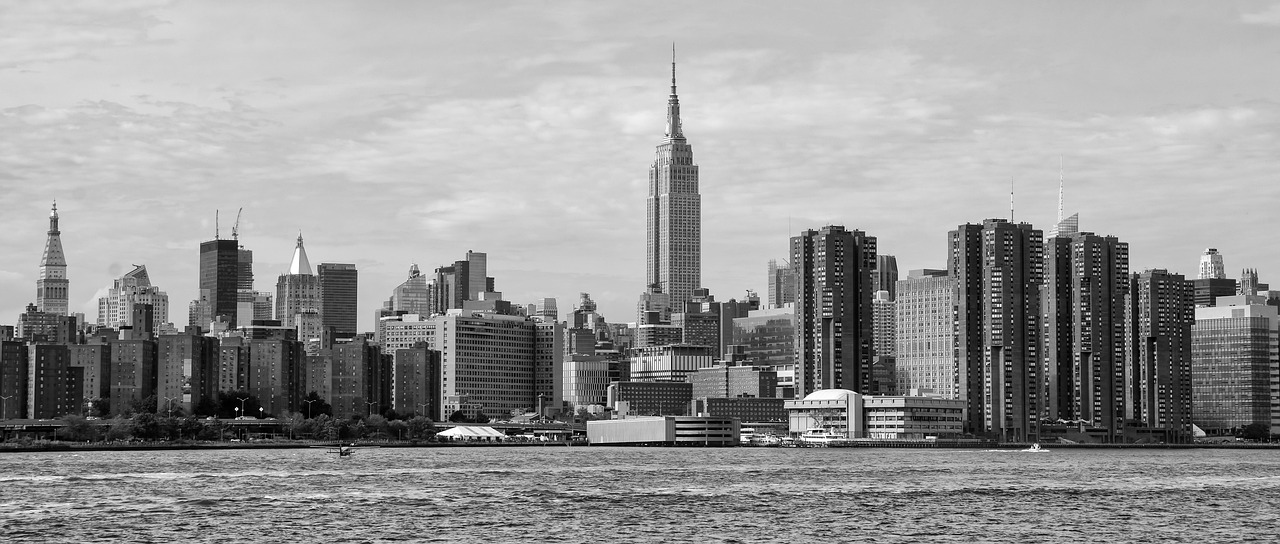 Skyscraper - free online jigsaw puzzle photo