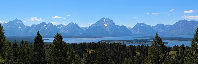 Free Panorama Mountain photo and picture