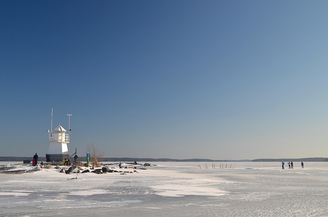 Free Frozen Lake photo and picture
