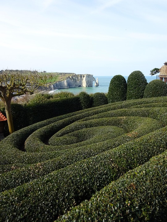 Facts about Etretat Cliffs