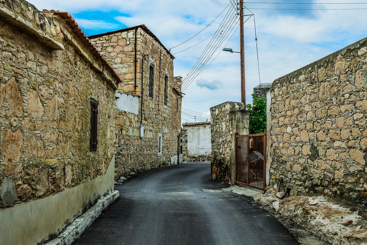 Old - free online jigsaw puzzle photo