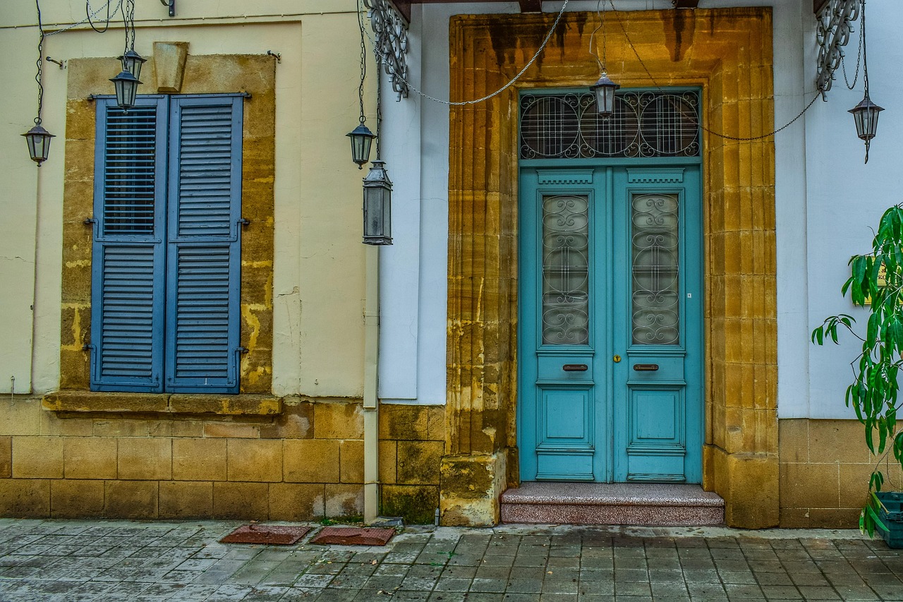 Door - free online jigsaw puzzle photo