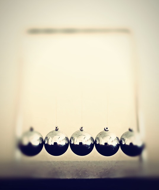 Free Pendulum Newtons Cradle photo and picture