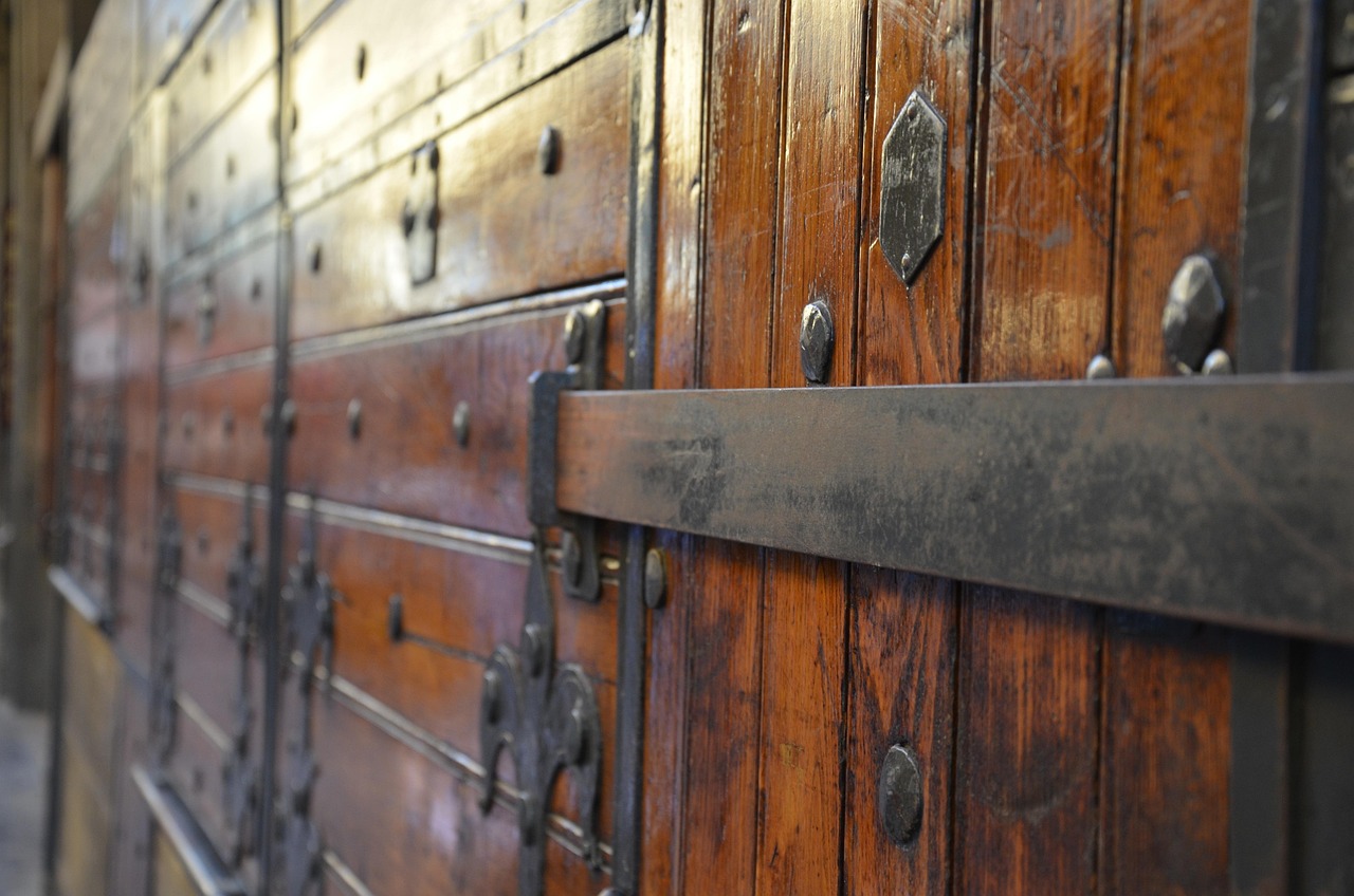 Door - free online jigsaw puzzle photo