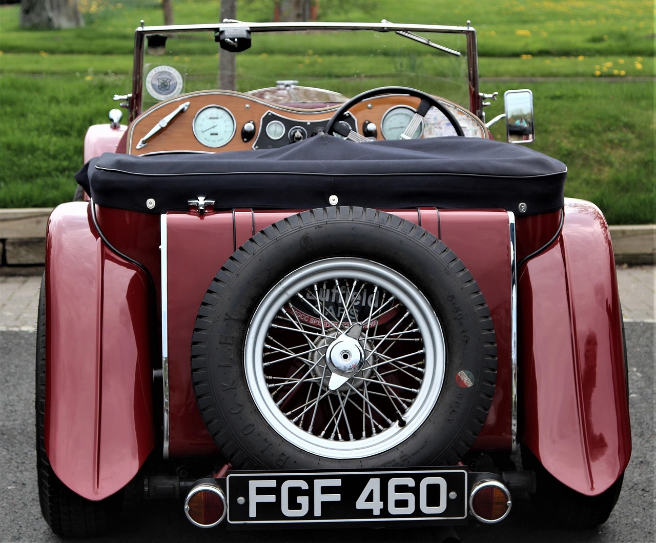 Car - free online jigsaw puzzle photo