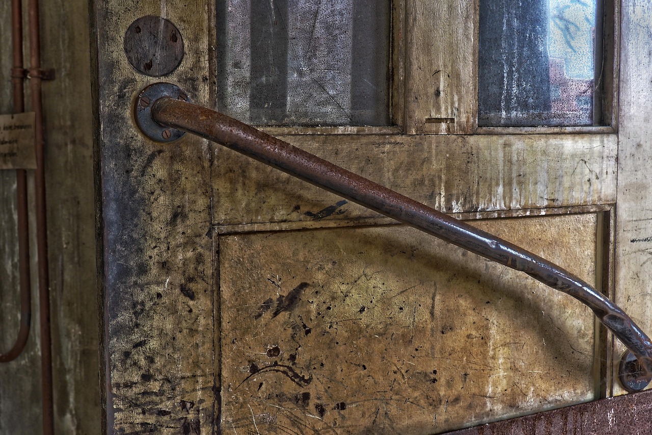 Old - free online jigsaw puzzle photo