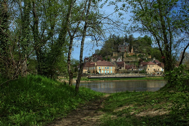 Free Limeuil Dordogne photo and picture