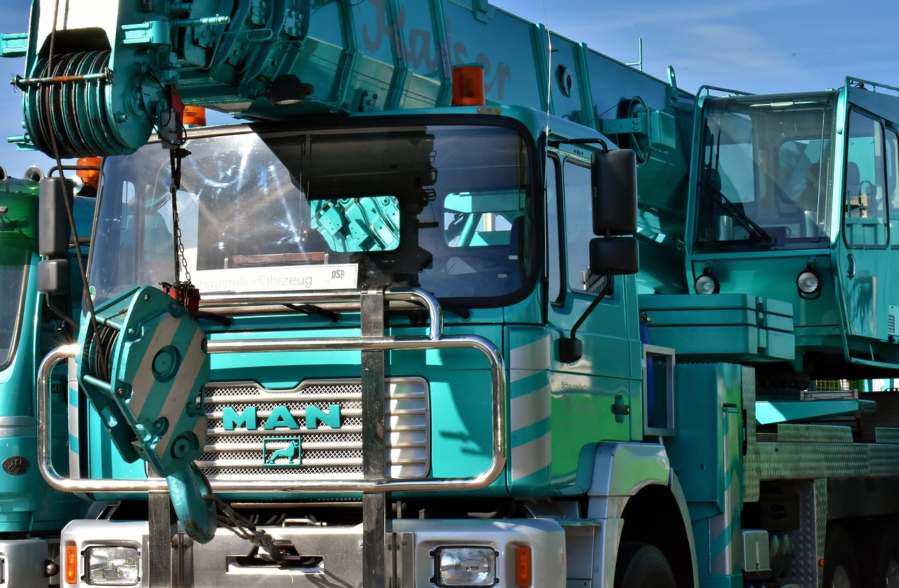 Truck Mounted Crane - free online jigsaw puzzle photo