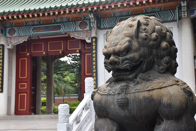 Free Travel Sculpture photo and picture