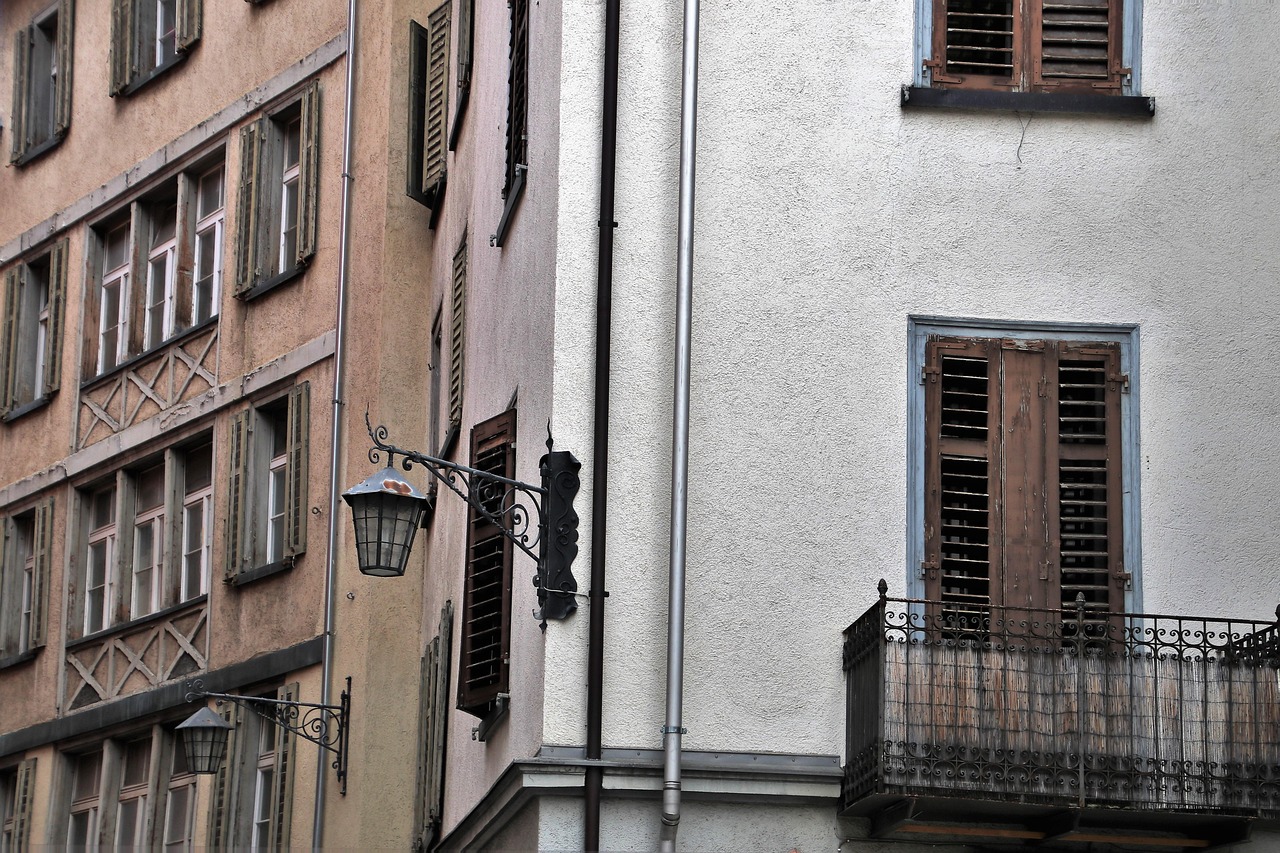 Old Houses - free online jigsaw puzzle photo