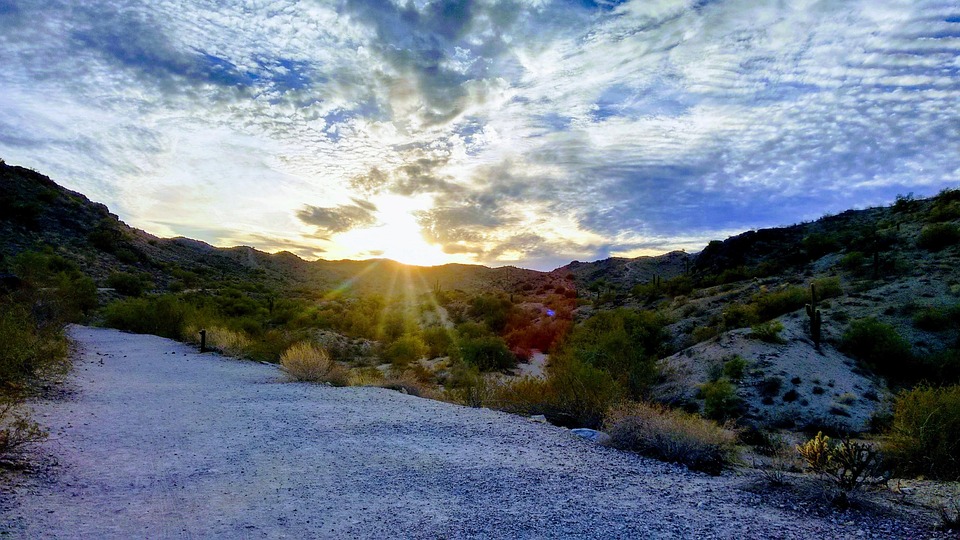 sunrise-3388464_960_720.jpg