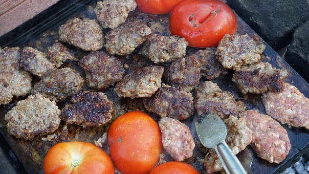 Grill, Fleischbällchen, Tomate, Glut