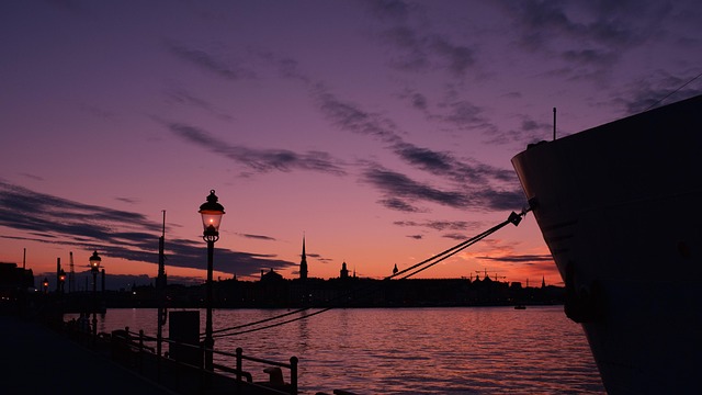Solnedgang, Stockholm, Sverige, Båd