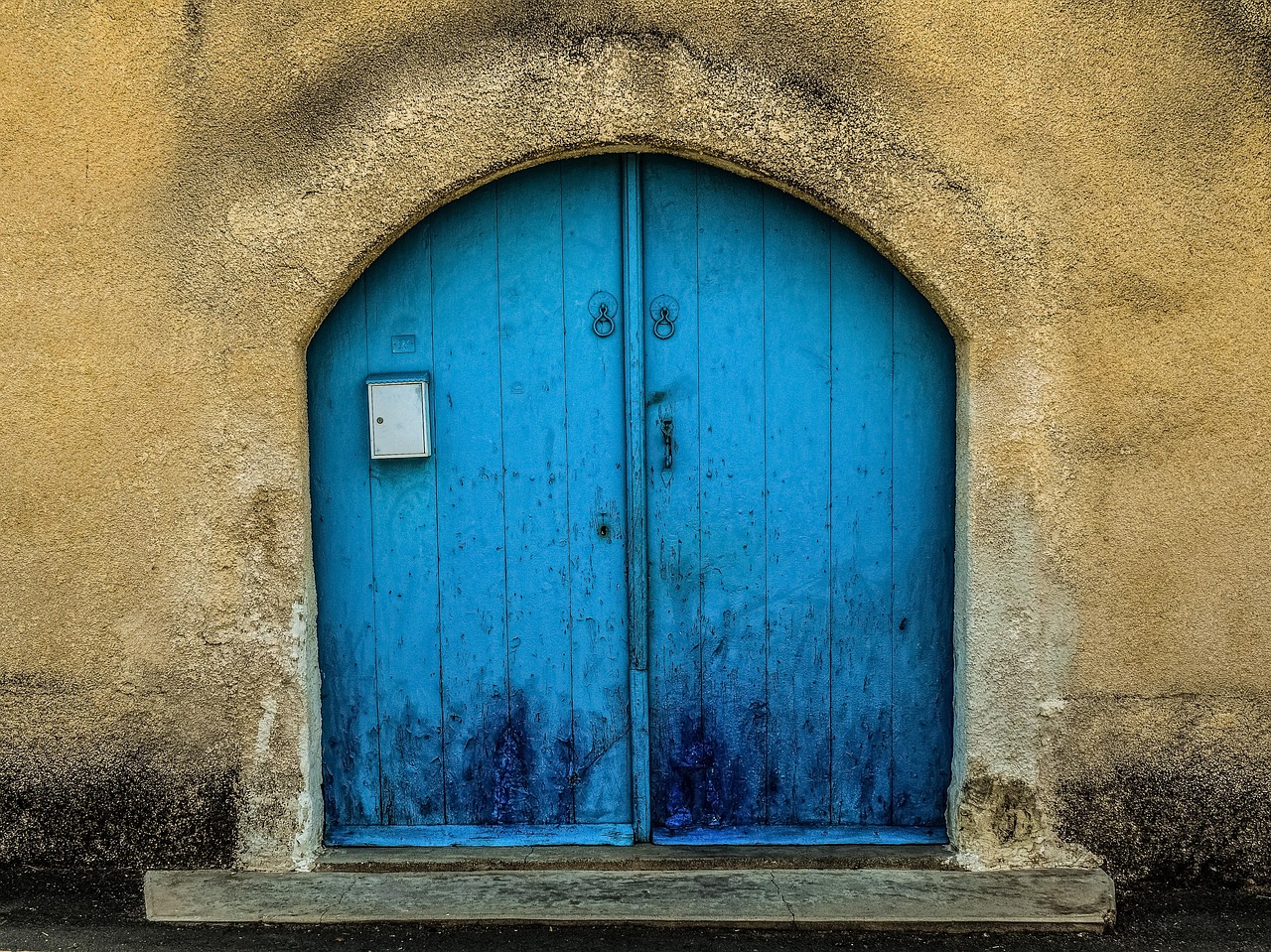 Door - free online jigsaw puzzle photo