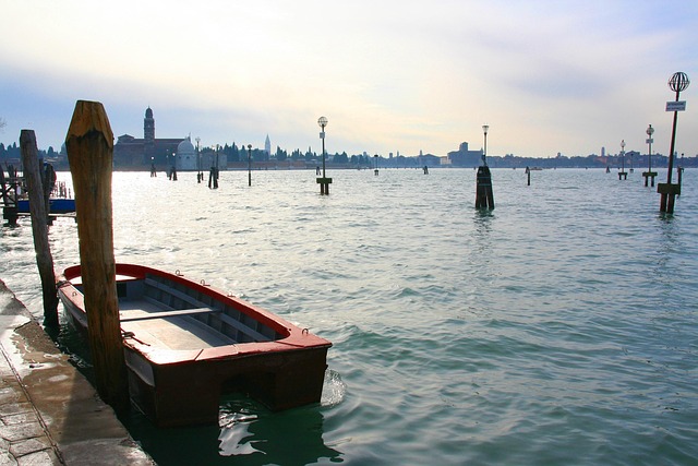 Free Boat Venice photo and picture