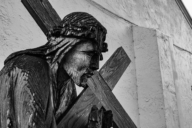 Free Statue Wooden photo and picture