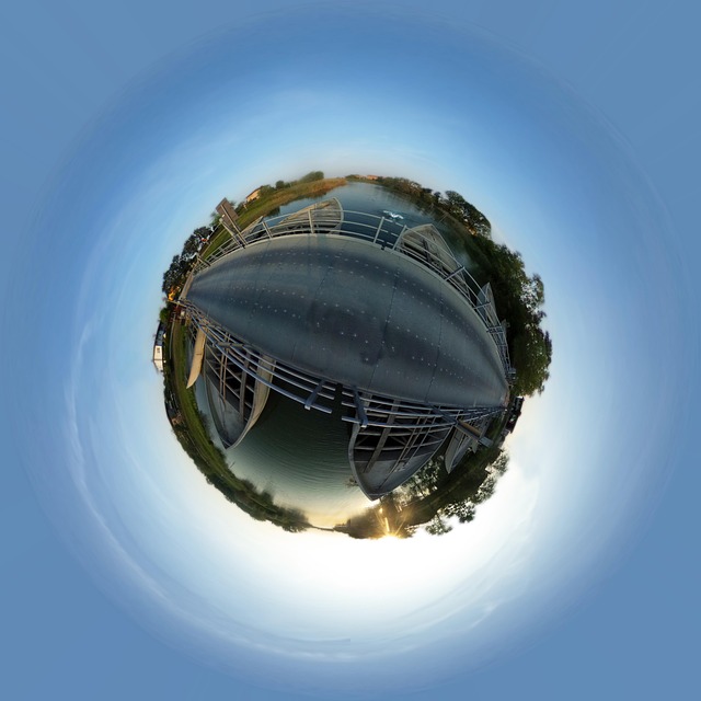 Free Planet Boats photo and picture