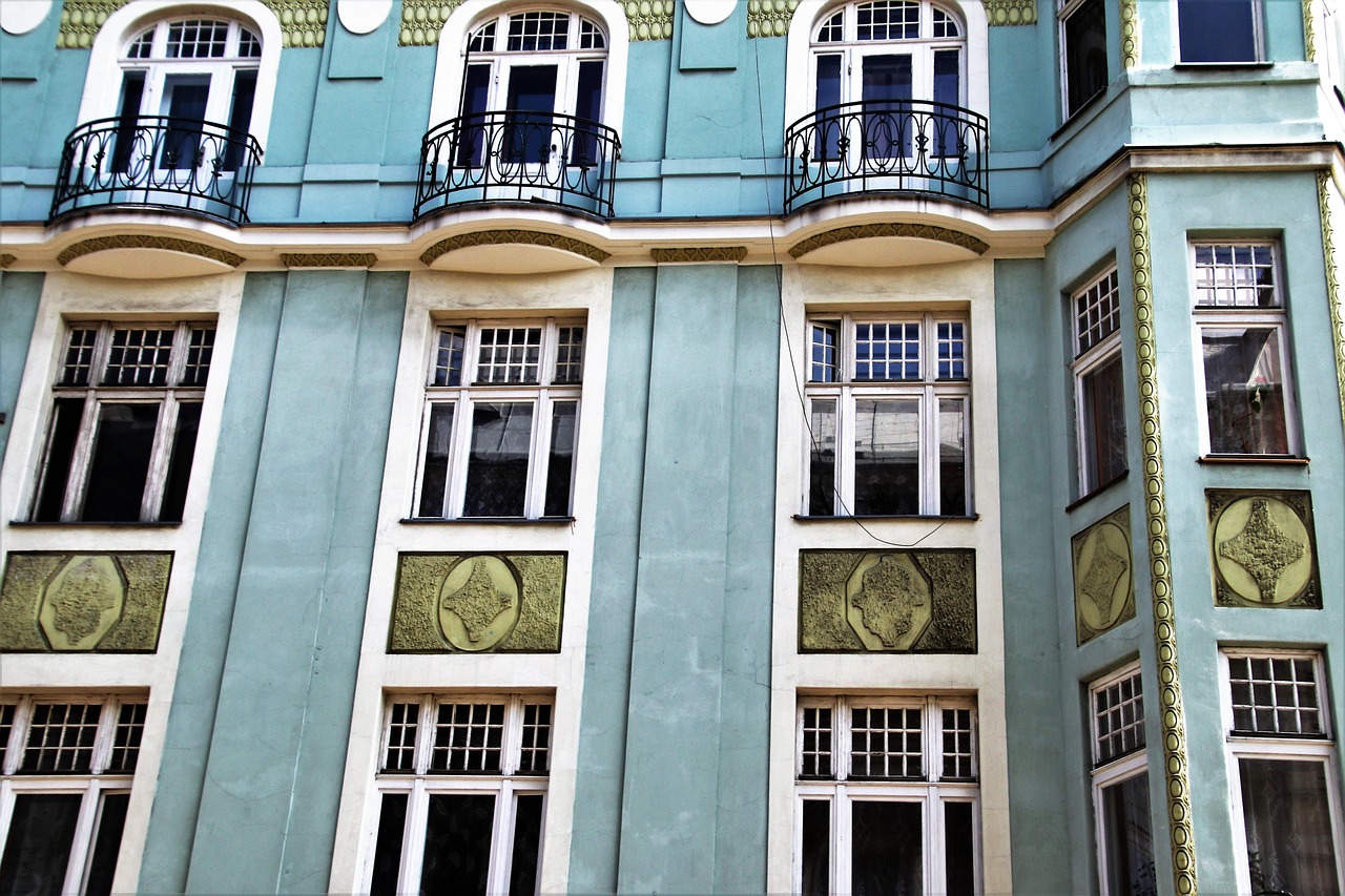 Old Tenement House - free online jigsaw puzzle photo