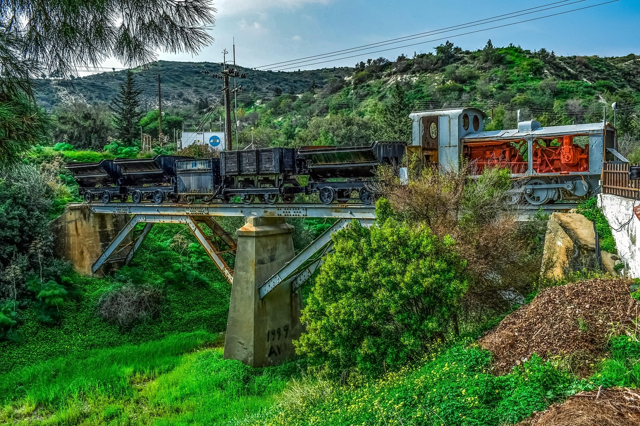 Train - free online jigsaw puzzle photo