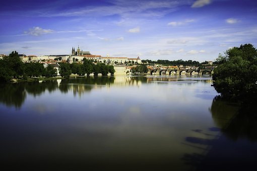 Prag, Moldavien, Tjekkiet, Bro, By
