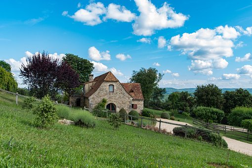 Free The Hamlet Of The Path Of The Sources photo and picture