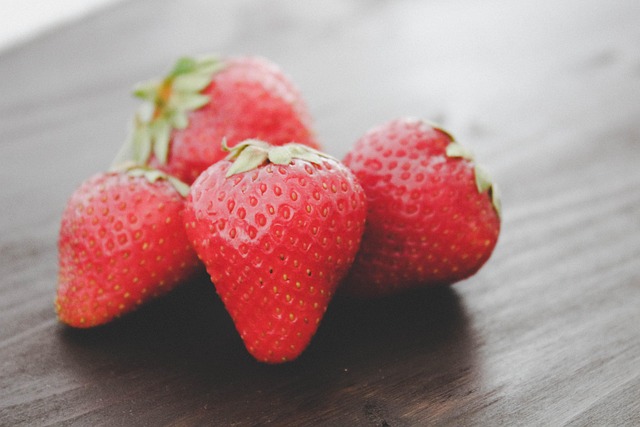 Free Strawberries Berries photo and picture