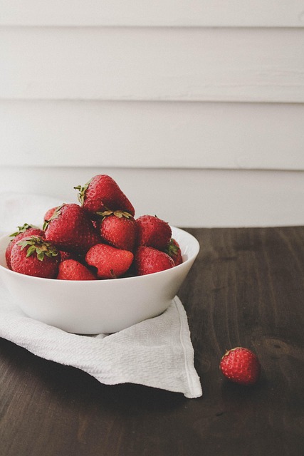 Free Strawberries Berries photo and picture
