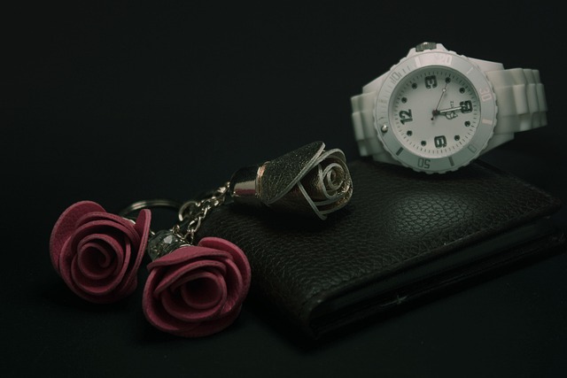Free Black Background Wristwatch photo and picture