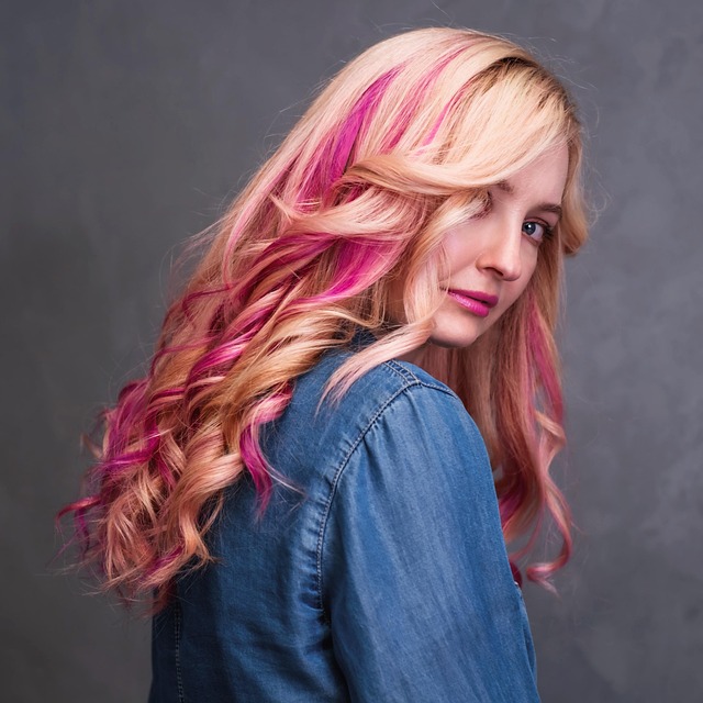 young woman, hairstyle, blonde, portrait, beautiful girl, sight, portrait of a girl, hairstyle, hairstyle, hairstyle, hairstyle, hairstyle