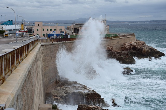 Free Quay Wall Surf photo and picture