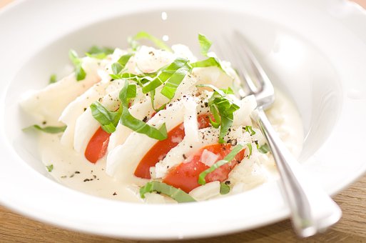 Salade, Tomaten, Mozzarella, Basilicum