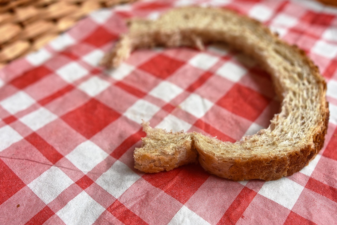 什么方法可以快速降糖 bread-crust-3491814_1280.jpg