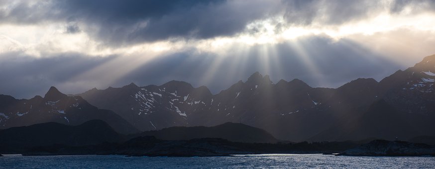 Free Sun Sunbeam photo and picture