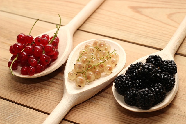 Free Berry Currants photo and picture