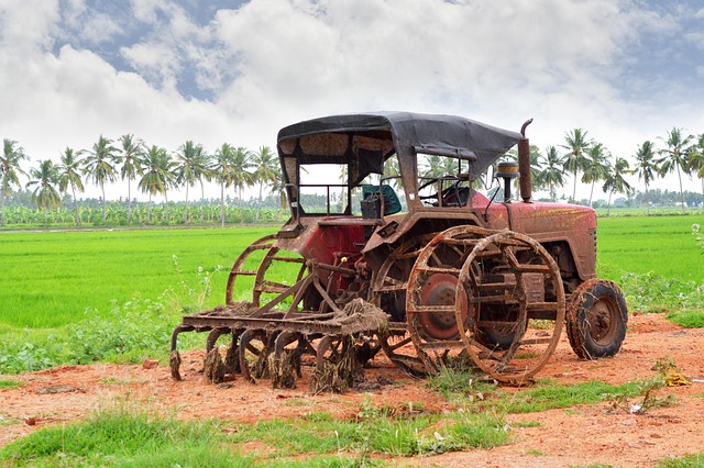 Free Agriculture Tractor photo and picture
