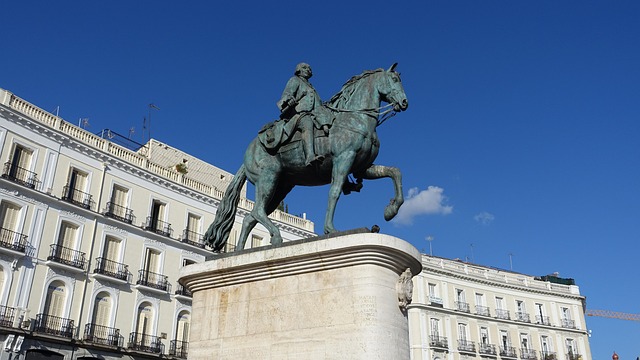 Free Sculpture Statue photo and picture