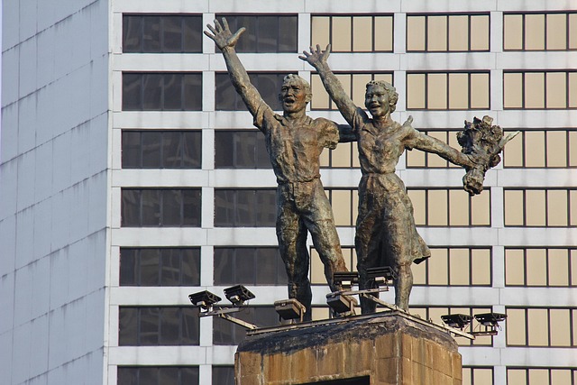 Free Jakarta Statue photo and picture