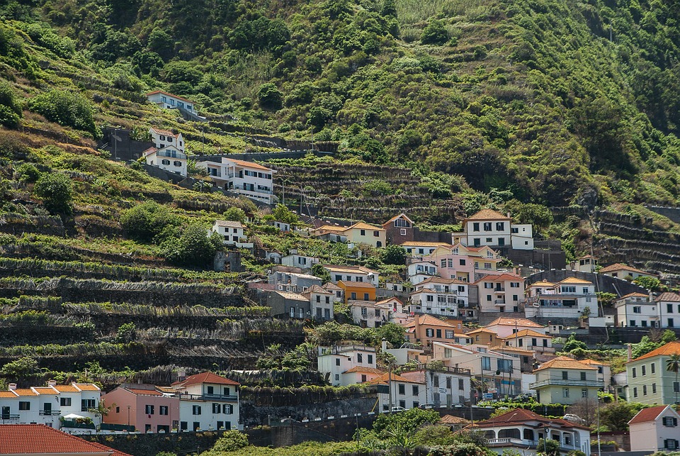 Charming Neighborhoods of Porto: Where to Explore and What to Experience