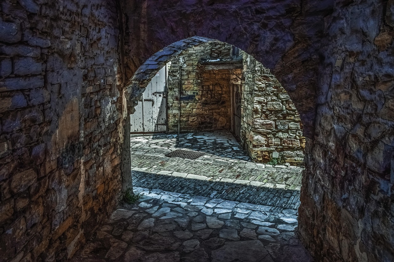Alley - free online jigsaw puzzle photo