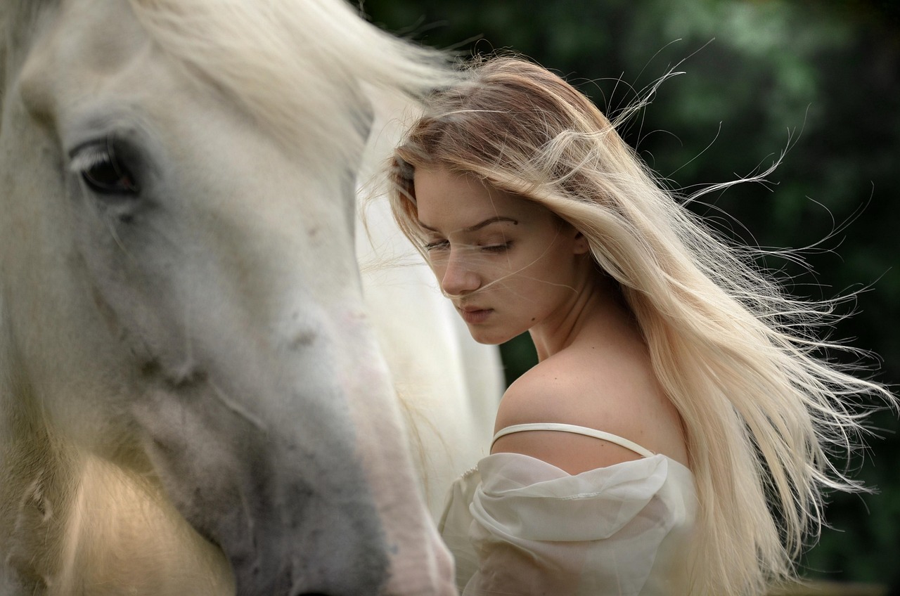 https://cdn.pixabay.com/photo/2018/07/28/00/39/portrait-3567097_1280.jpg