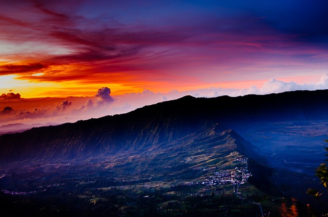 Zet Bromo Op, Indonesië, Zonsopkomst