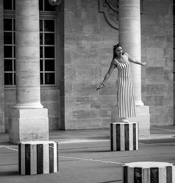 Free Columns Buren photo and picture
