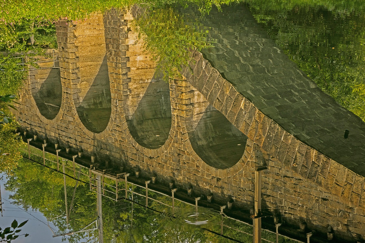 Railroad Bridge - free online jigsaw puzzle photo