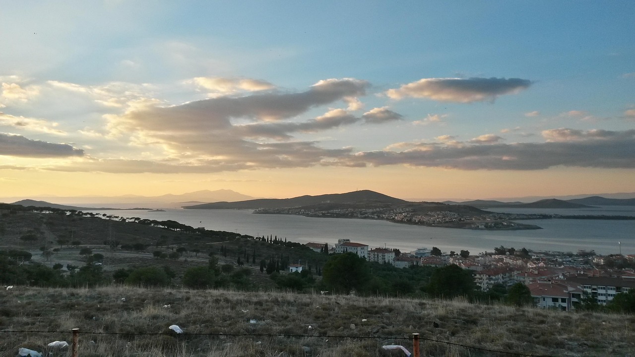 Ayvalık kıyıları ve Ege Denizi manzarası