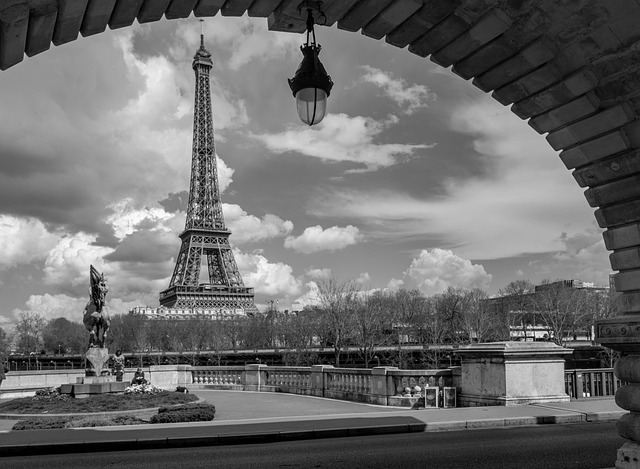 Free Tower Eiffel photo and picture