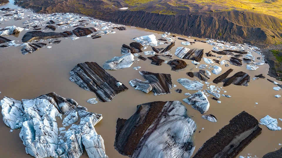 glacier-3605535_960_720.jpg