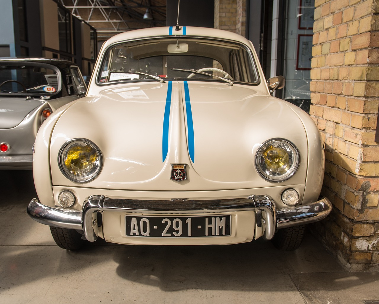 Renault - free online jigsaw puzzle photo