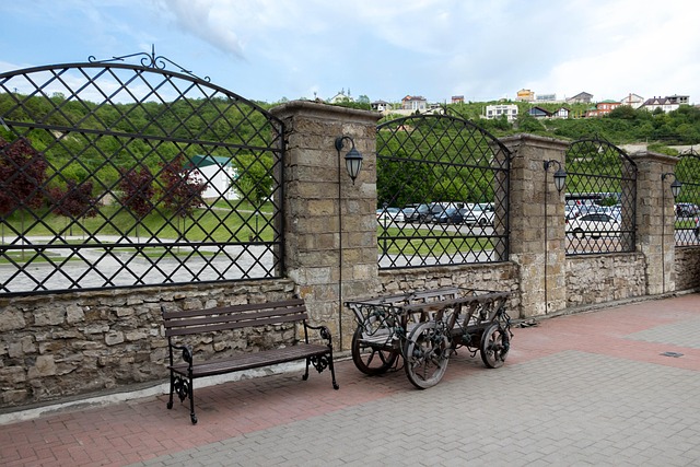 Free Abrau Durso Bench photo and picture